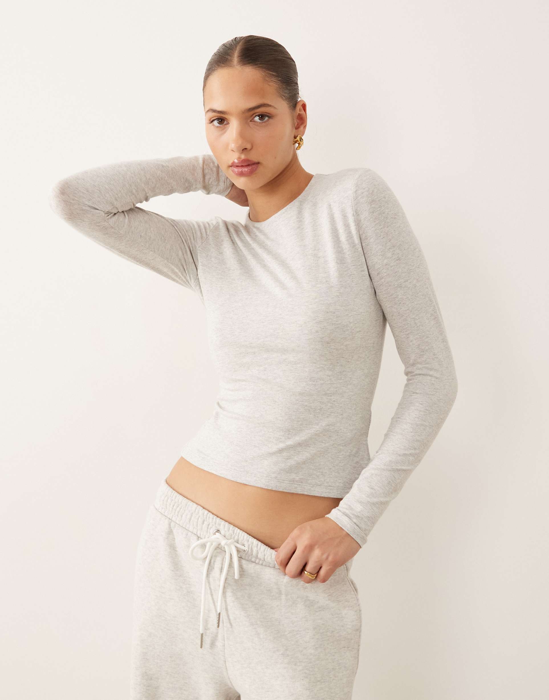 abercrombie & fitch long sleeve baby tee in gray