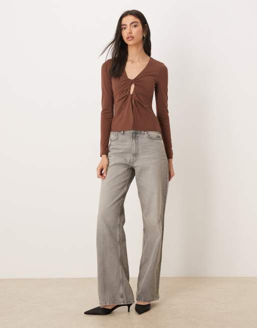 Abercrombie & Fitch long sleeve cut out twist top in brown, 4 of 4