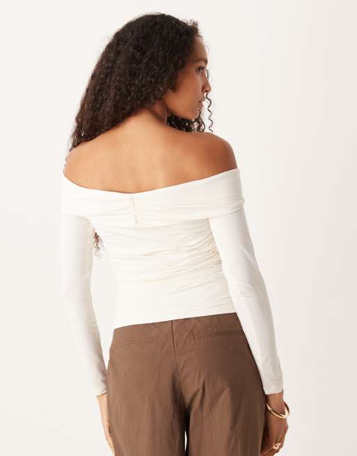 Abercrombie & Fitch long sleeve off-shoulder hardware top in cream, 2 of 4