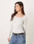 [Abercrombie & Fitch] Abercrombie & Fitch long sleeve scoop neck rib top in light grey L GREY