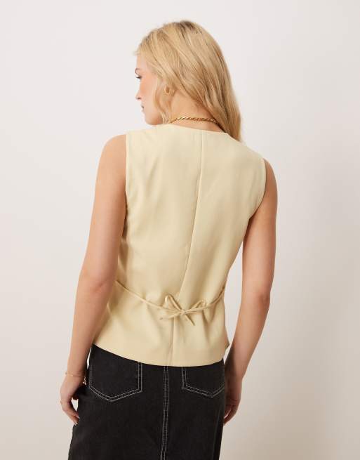 Abercrombie & Fitch low neckline vest in yellow, 2 of 4