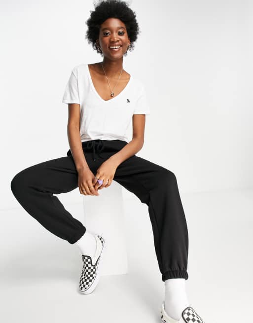Abercrombie & Fitch - Maglietta bianca con scollo a V e logo