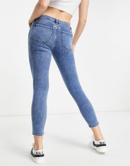 https://images.asos-media.com/products/abercrombie-fitch-marbled-ankle-grazer-jeans-in-medium-wash/201179068-2?$n_550w$&wid=550&fit=constrain