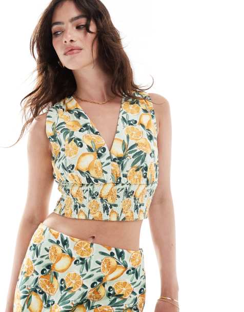 Abercrombie & Fitch – Marszczony w talii top z głębokim dekoltem z przodu we wzór w cytryny, część zestawu - view 1