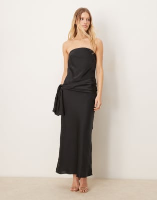 Abercrombie & Fitch - Maxikleid in Schwarz mit Schleifendetail und Wasserfalldetail-Rosa