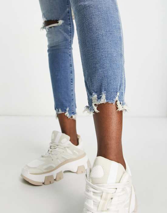 https://images.asos-media.com/products/abercrombie-fitch-med-light-distressed-skinny-jeans-in-light-destroy/201179297-2?$n_550w$&wid=550&fit=constrain