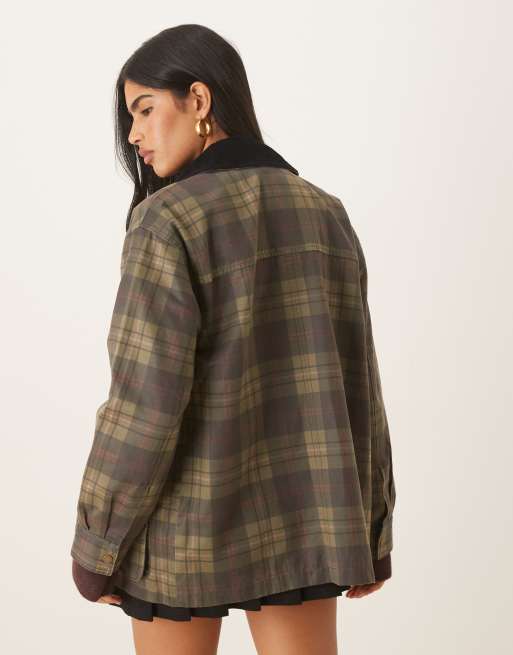 Abercrombie & Fitch mid length contrast collar waxed barn jacket in green plaid, 3 of 4