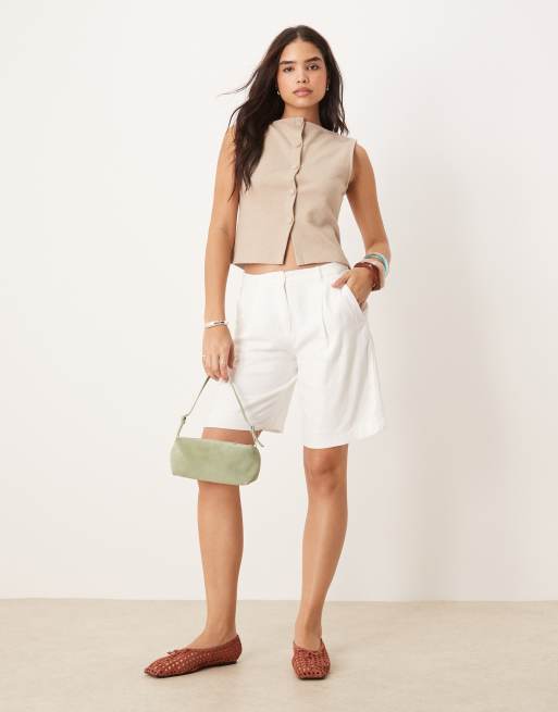 Abercrombie & Fitch mid rise bermuda shorts in white, 2 of 6