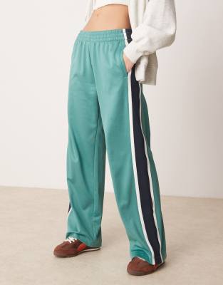 Abercrombie & Fitch Abercrombie & Fitch mid rise drawstring track pant in green-Blue
