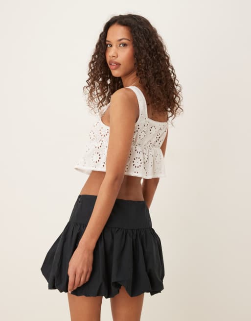 Abercrombie & Fitch mid rise drop waist bubble mini skort in black, 4 of 5
