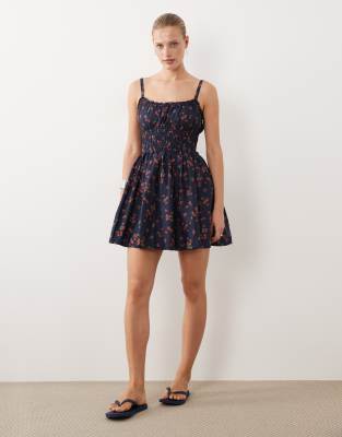 Mini-Hängerkleid in Marineblau mit Riemchenträgern und Erdbeermuster-Navy Navy XS