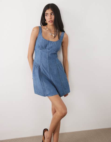 Abercrombie & Fitch – Mini-Jeanskleid in Mittelblau mit U-Ausschnitt und tiefer Taille - view 1