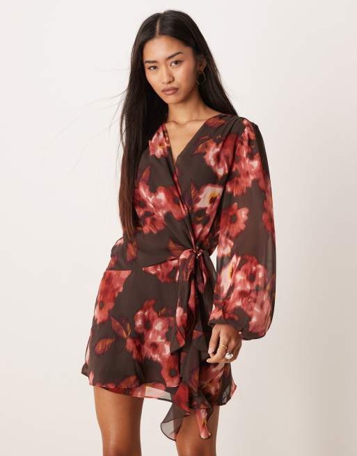 Abercrombie & Fitch - Mini-jurk met lange mouwen en overslag in bruin met bloemenprint