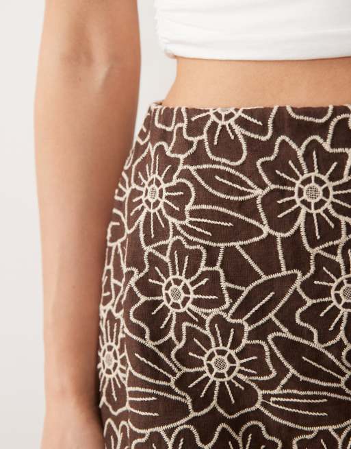 Abercrombie & Fitch - Minigonna pantalone marrone ricamata , 2 di 5