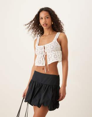 Abercrombie & Fitch - Miniskort in Schwarz mit mittelhohem Taillenbund und Ballonsaum