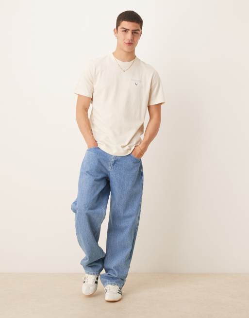 【Abercrombie & Fitch】★バックプリント Tシャツ★ Abercrombie & Fitch motif back print classic t-shirt in