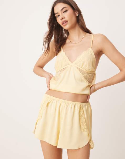 Abercrombie & Fitch - Nachtkleding - Flippy short met satijn kanten rand in geel, deel van co-ord set - view 1