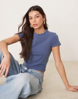 Abercrombie & Fitch - Nahtloses, kurzes T-Shirt in Blau mit kurzen Ärmeln und schmaler Passform