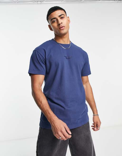 Abercrombie & Fitch – Niebieski T-shirt z logo pośrodku
