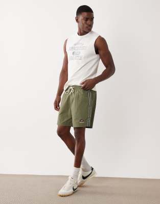 Nylon-Shorts in Khaki mit Seitenstreifen-Schwarz Schwarz W36