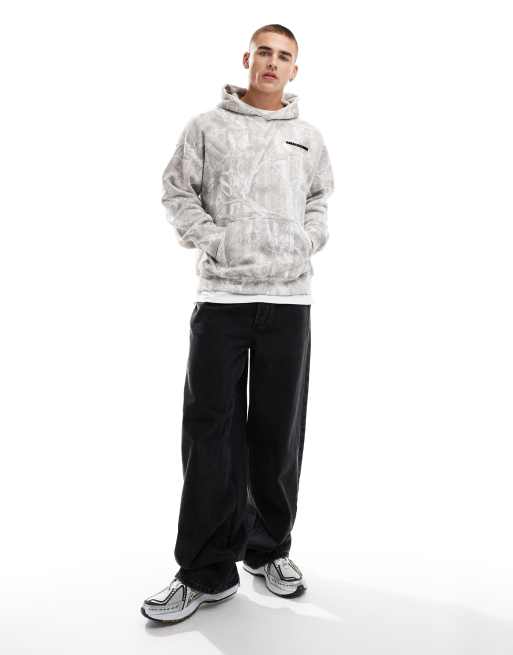 Abercrombie & Fitch – Oversize-Kapuzenpullover in Hellgrau mit Military-Blattmuster und beflocktem Rücken-Logo, 4 von 4