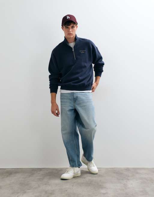 Abercrombie & Fitch oversize sweatshirt med 1/4-dragkedja och scriptlogga i mörkblått, 2 av 5