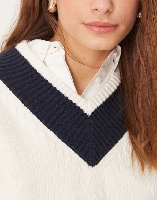 Abercrombie & Fitch oversized contrast v neck jumper in cream, 2 of 4