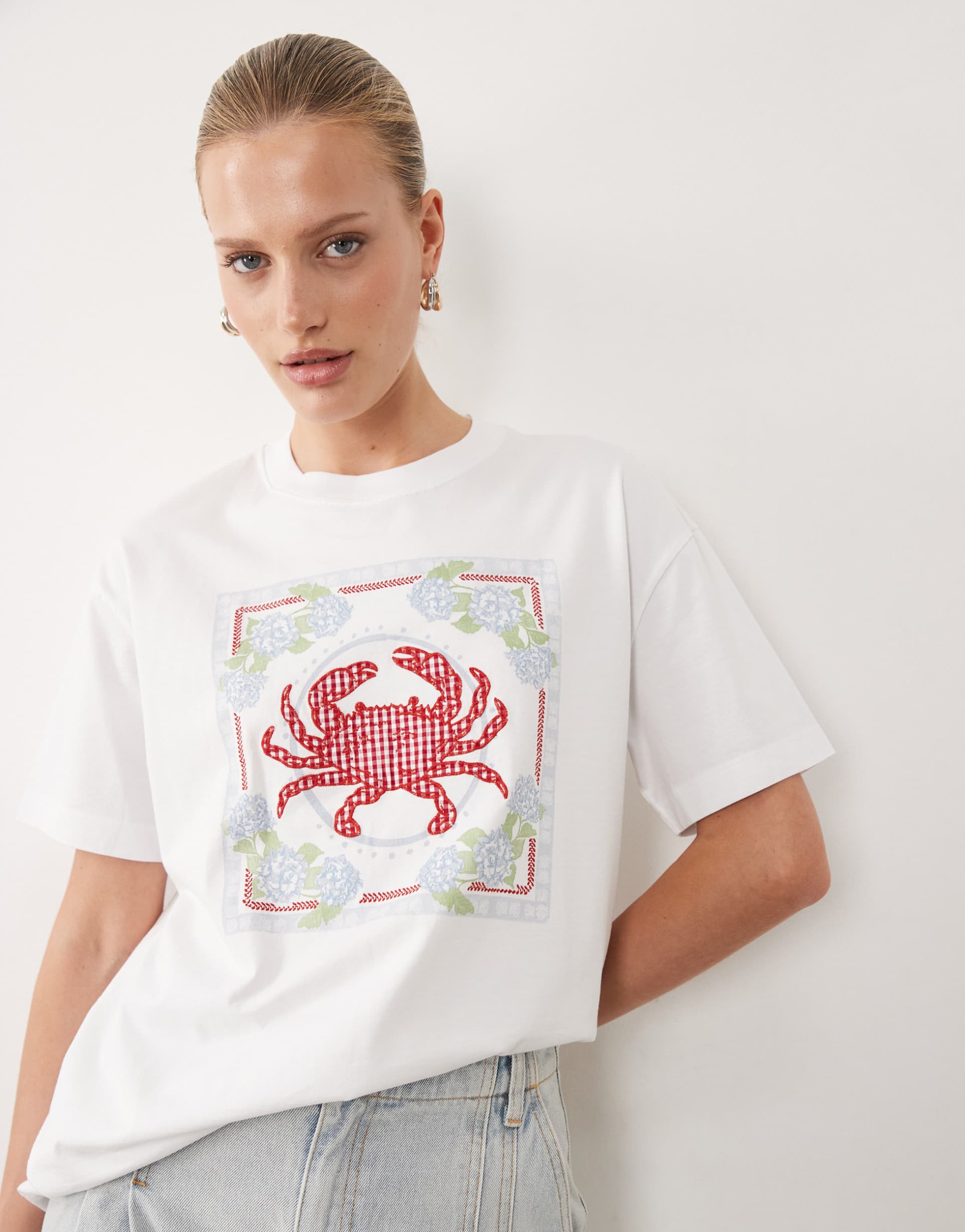 abercrombie & fitch oversized crab graphic t-shirt in white