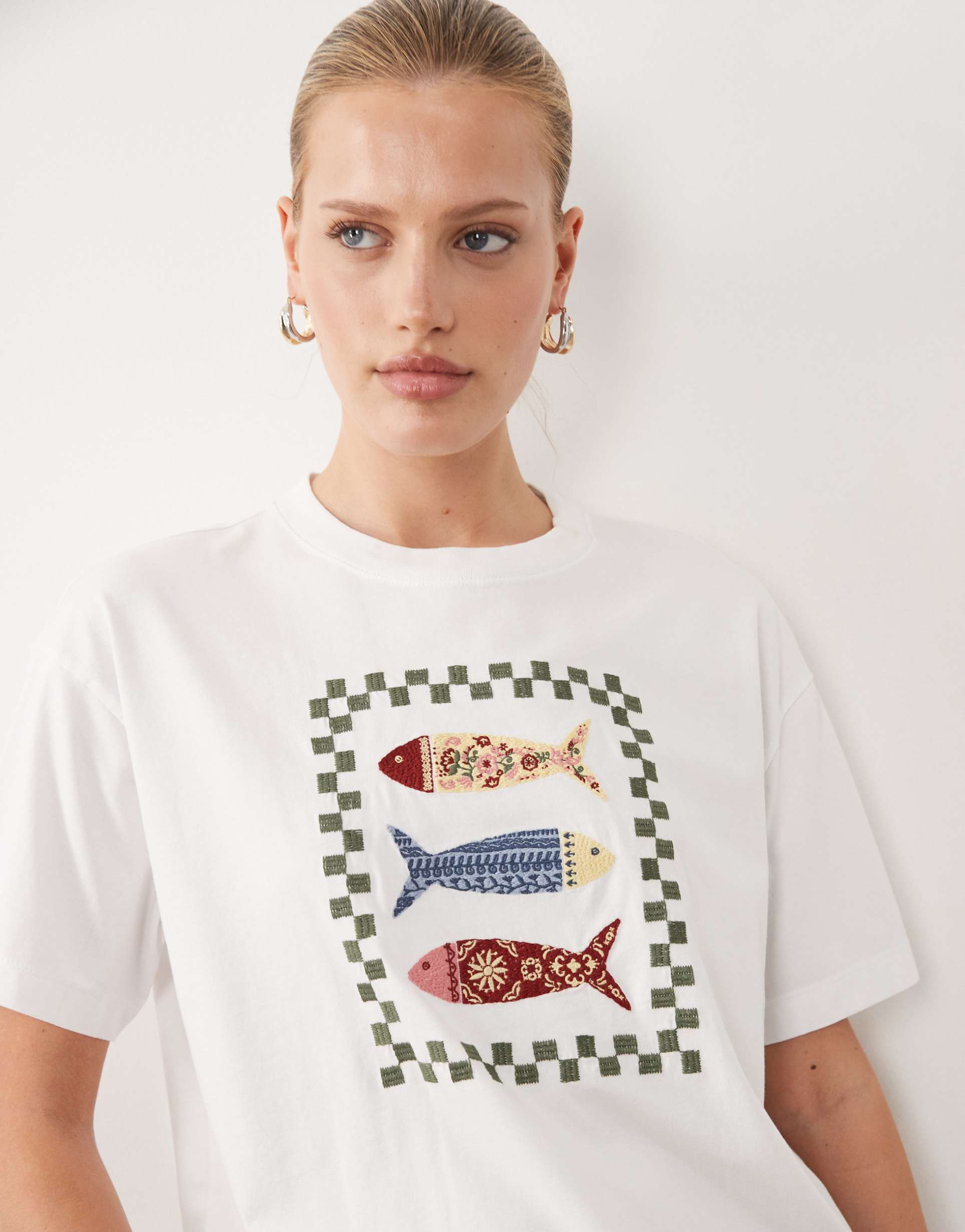 abercrombie & fitch oversized embroidered fish graphic t-shirt in white