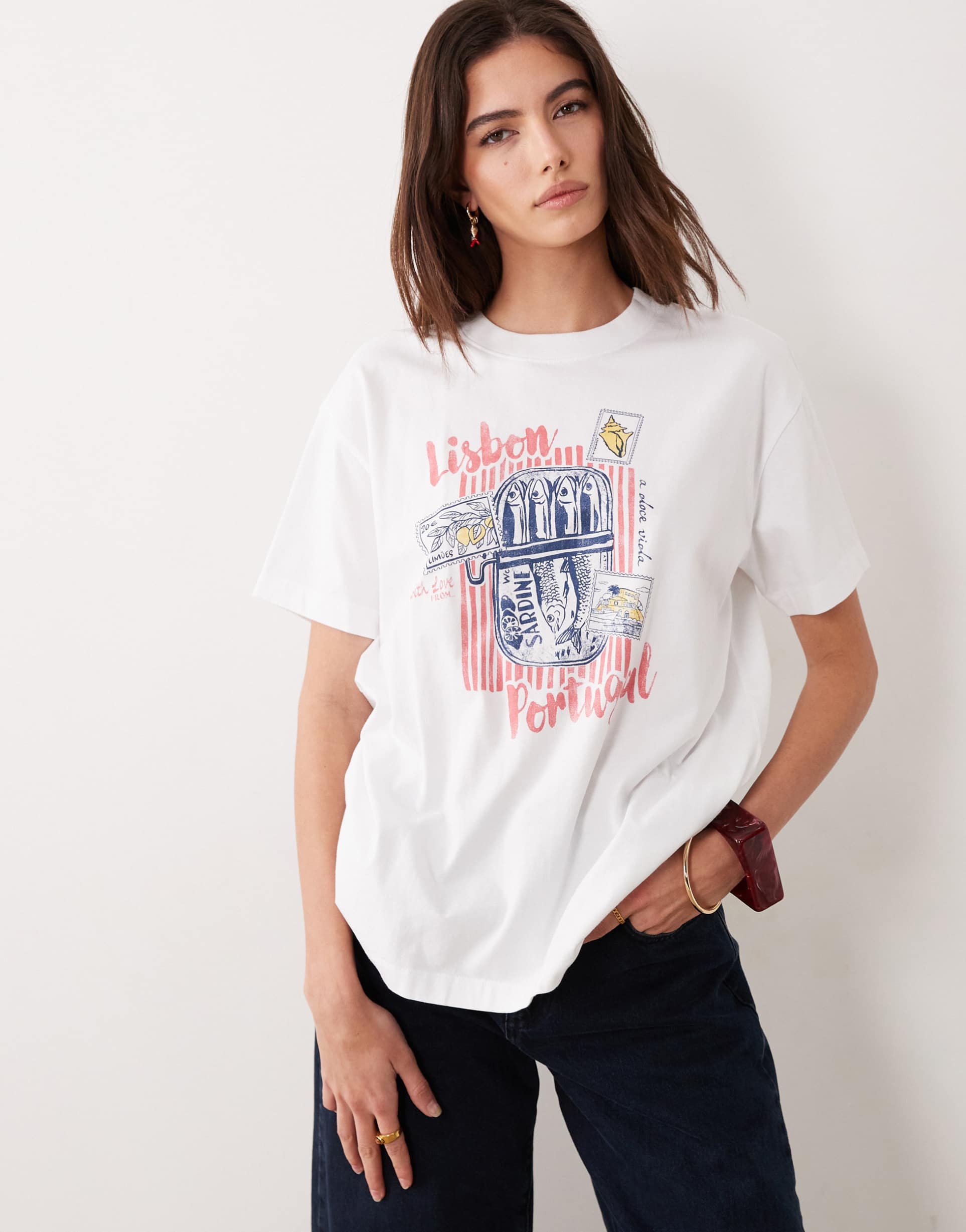 abercrombie & fitch oversized 'lisbon' graphic t-shirt in white