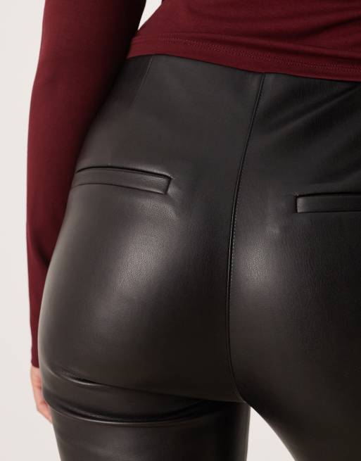 Abercrombie & Fitch - Pantalon slim bootcut en cuir à taille haute épurée - Noir, 3 de 5