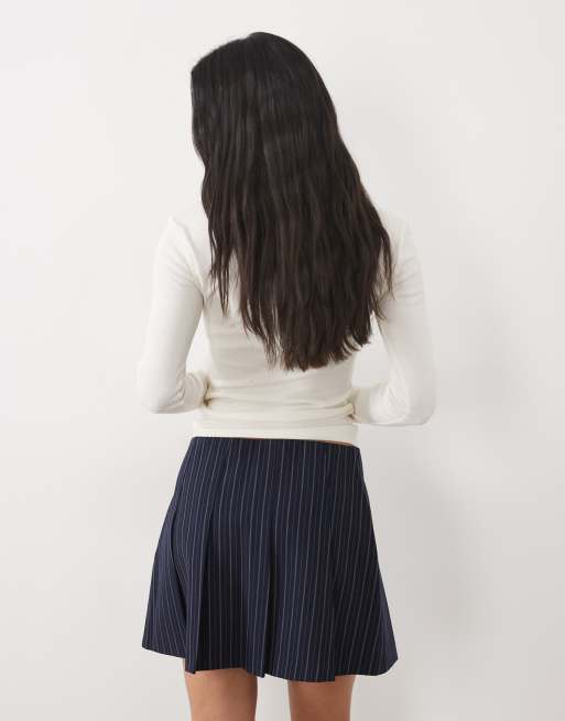 Abercrombie & Fitch pleated tailored mini skort in navy pinstripe, 4 of 5