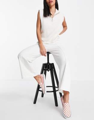 Abercrombie & Fitch pleated trousers in light grey - ASOS Price Checker