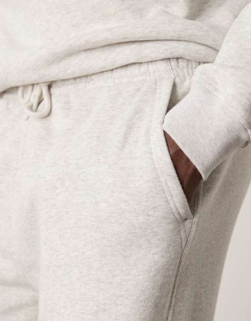 Abercrombie & Fitch – Premium – Grå mjukisbyxor med öppen fåll, 2 av 5
