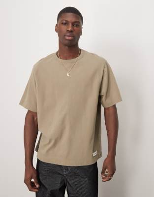 Abercrombie & Fitch Abercrombie & Fitch premium jocktag logo heavyweight t-shirt in green-Brown