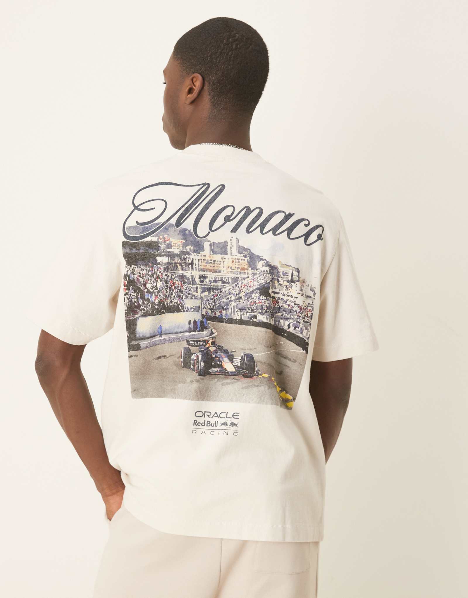 Футболка Abercrombie & Fitch premium red bull racing с принтом на спине белого цвета