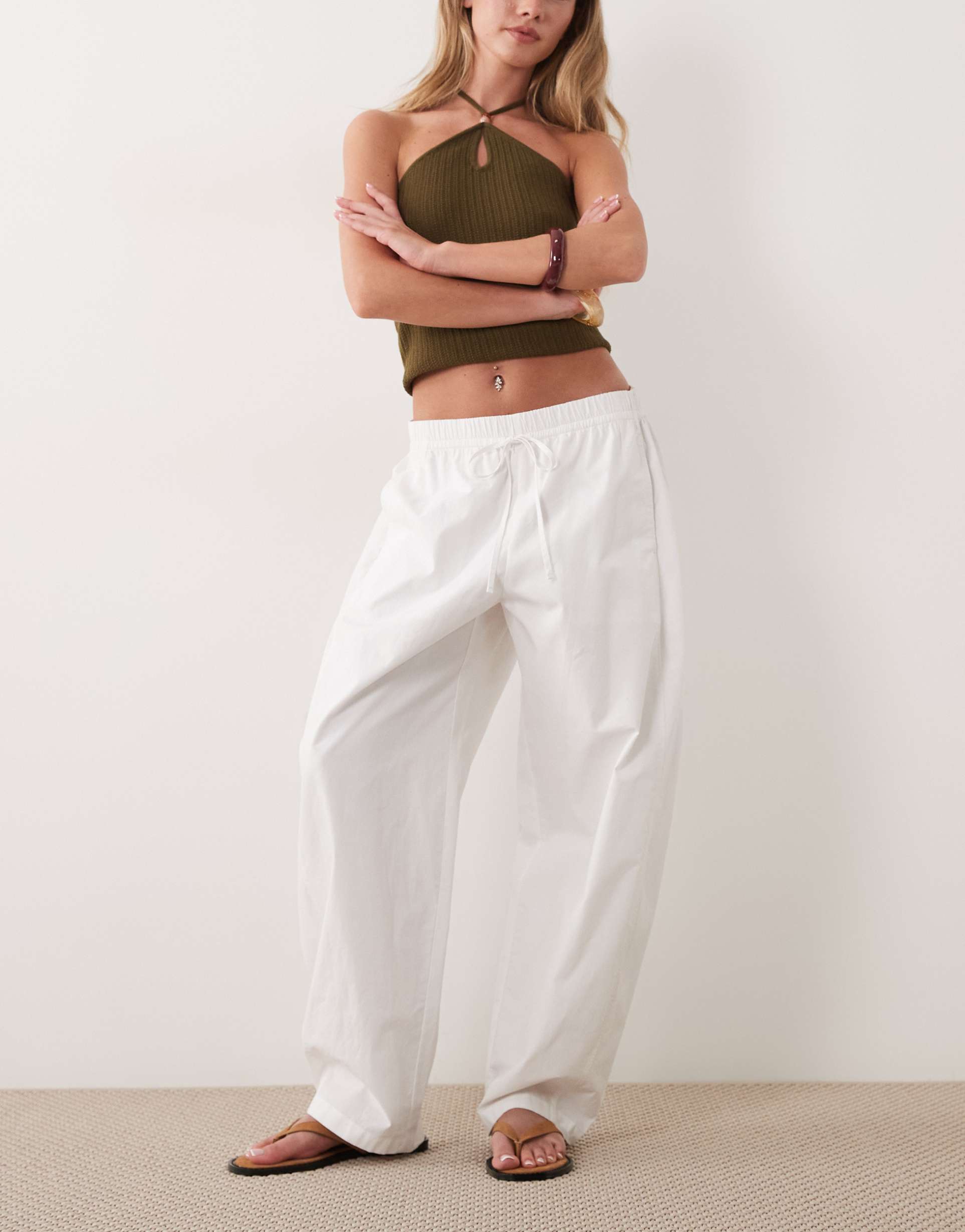 abercrombie & fitch pull on barrel leg pants in white