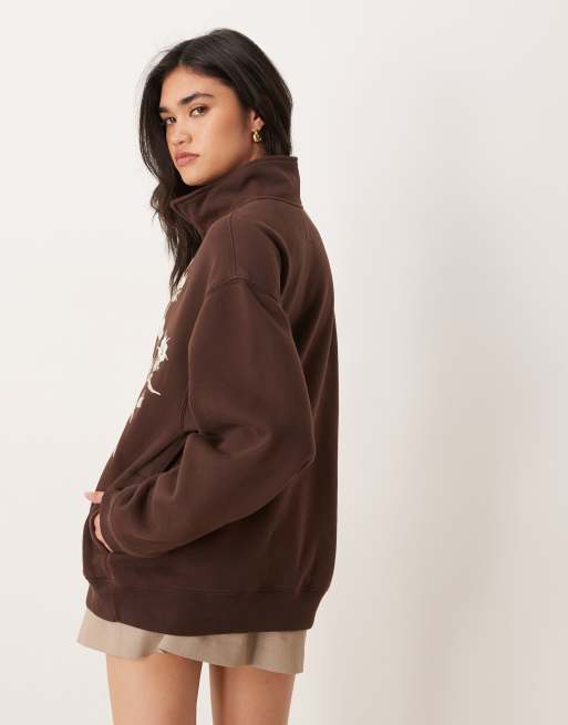 Abercrombie & Fitch quarter zip motif sweatshirt in brown, 3 of 4