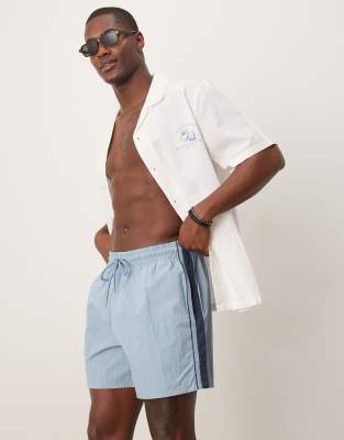 Abercrombie & Fitch Relaxed Shorts With Contrast Side Stripe