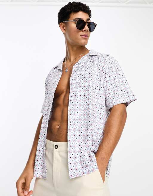 Abercrombie & Fitch - Resortoverhemd met korte mouwen in wit geometrisch patroon