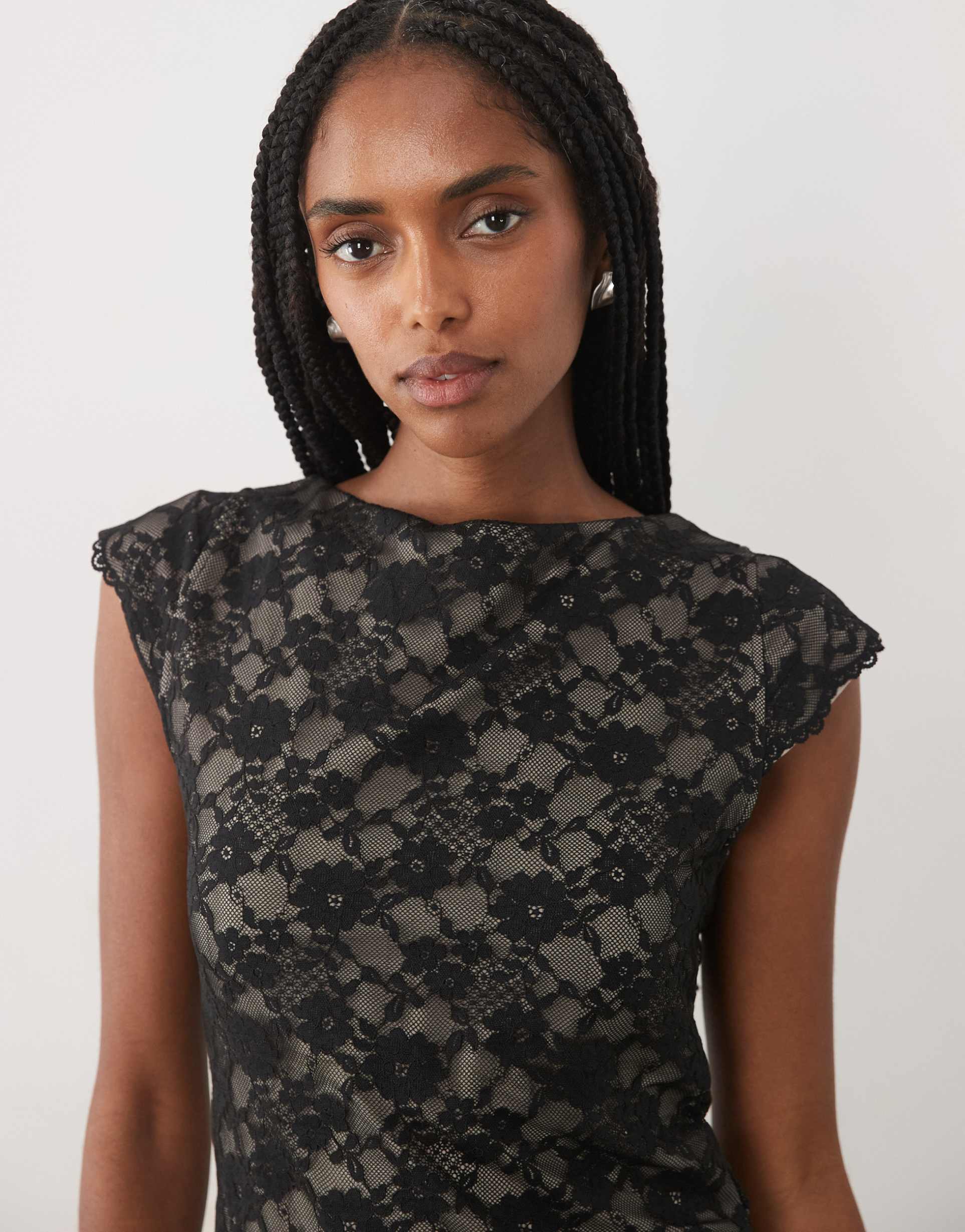 abercrombie & fitch reversible scoop neck lace top with removable bra in black