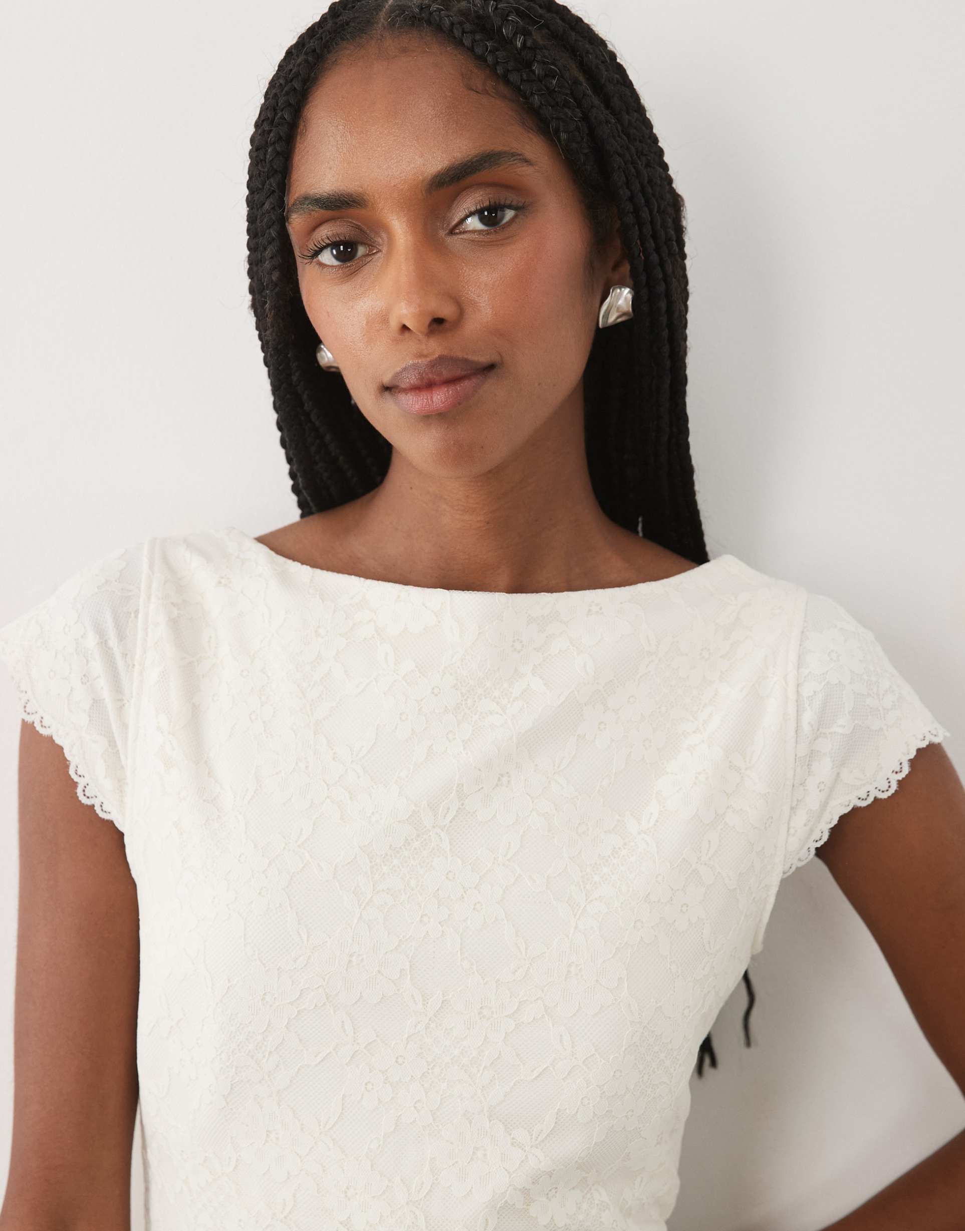 abercrombie & fitch reversible scoop neck lace top with removable bra in cream