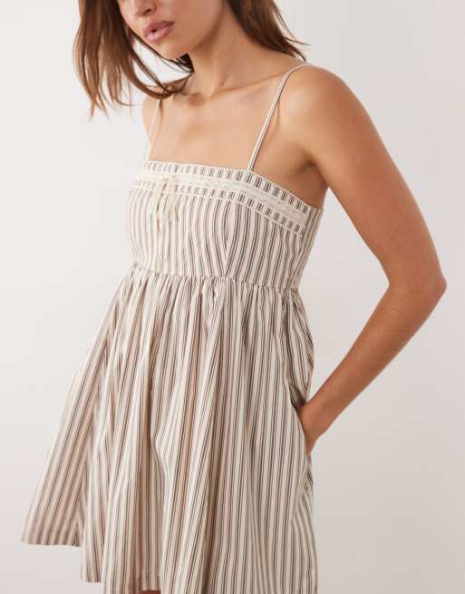Abercrombie & Fitch - Robe babydoll à rayures fines avec short intégré - Marron, 3 de 4