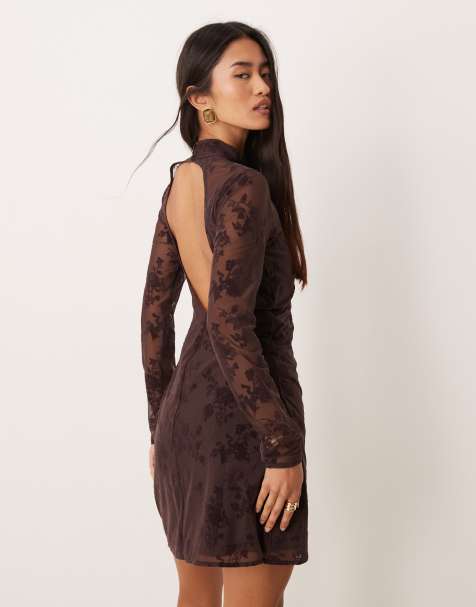 Abercrombie & Fitch - Robe courte à dos ouvert et col montant avec imprimé fleuri et empiècement soutien-gorge - Marron - view 1