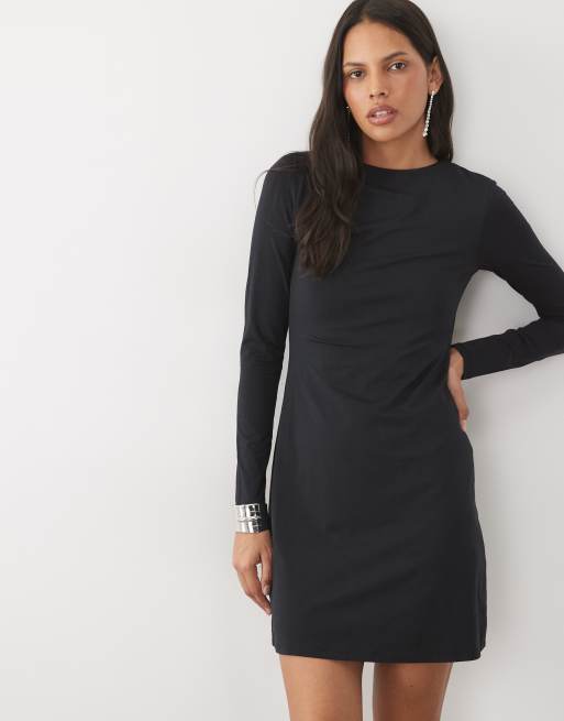 Abercrombie & Fitch robe courte à manches longues avec dos drapé plongeant noire, 3 de 4