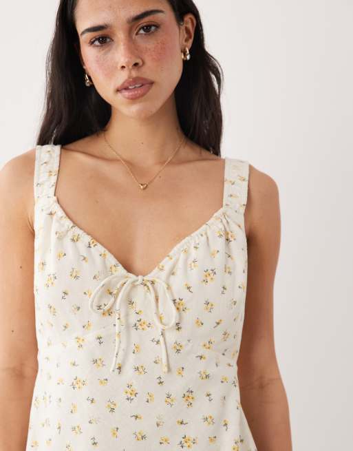 Abercrombie & Fitch - Robe courte froncée tendance folk - Blanc fleuri, 2 de 4