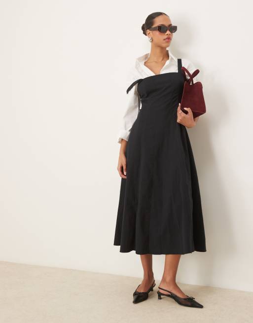 Abercrombie & Fitch - Robe mi-longue coupe ajustée puis évasée avec encolure carrée et empiècements - Noir