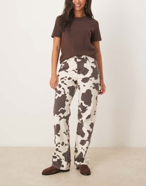 Abercrombie & Fitch - Ruimvallende jeans met hoge taille in jaren 90-stijl in koeienprint
