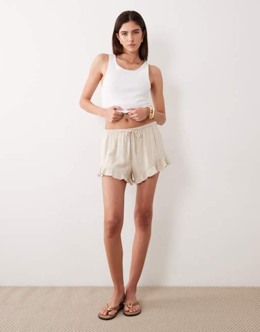 Abercrombie & Fitch – Rustic – Schlupfshorts in Sandbeige mit Rüschensaum, 2 von 5