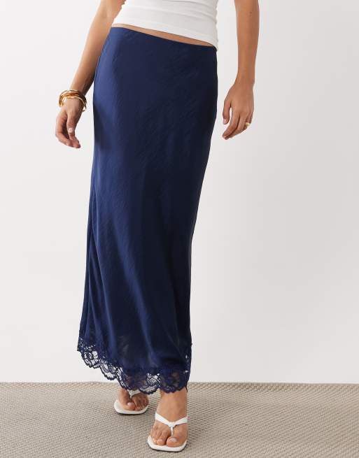 Abercrombie & Fitch – Satin-Maxirock in Marineblau mit Spitzensaum, 3 von 5